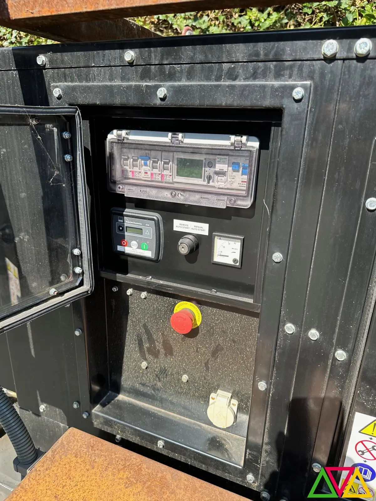e-Power tweedehands mobiele dieselgenerator verhuurpark mobiele dieselgenerator uit verhuurpark foto 12